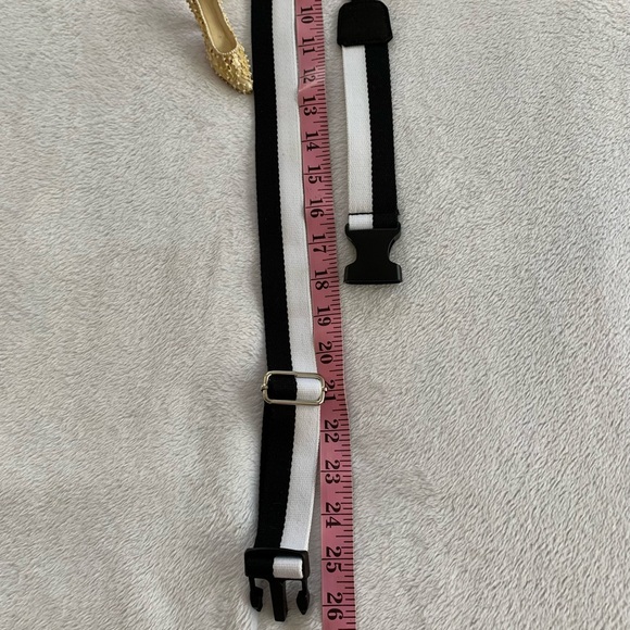 BRIGHTON ENDLESS LOVE black / white hearts Adjustable belt bag NWT - Picture 10 of 11